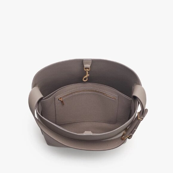 Cuyana Oversized Linea Bucket Bag - Picture 2 of 13